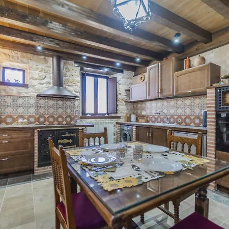 El Rincon De Hornuez Holiday home Moral de Hornuez